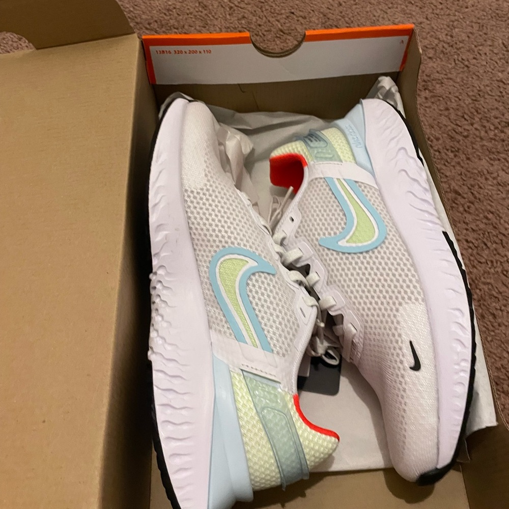 Nike Legend React 3s